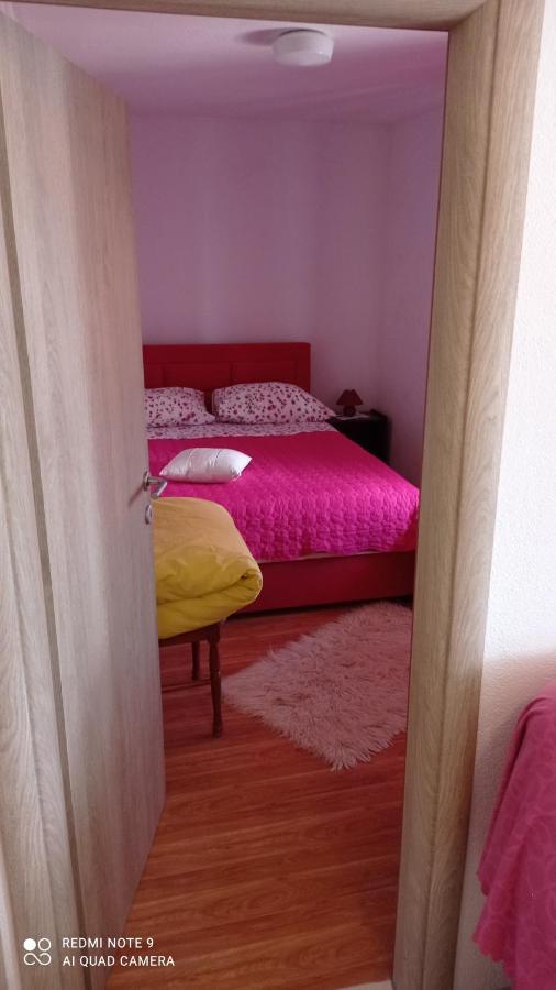 Vrlika Holiday Home Marija מראה חיצוני תמונה