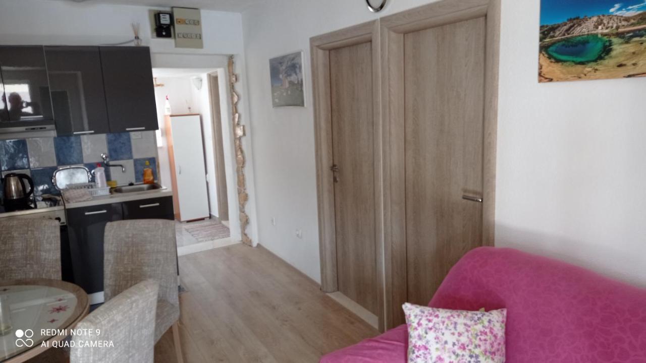 Vrlika Holiday Home Marija מראה חיצוני תמונה