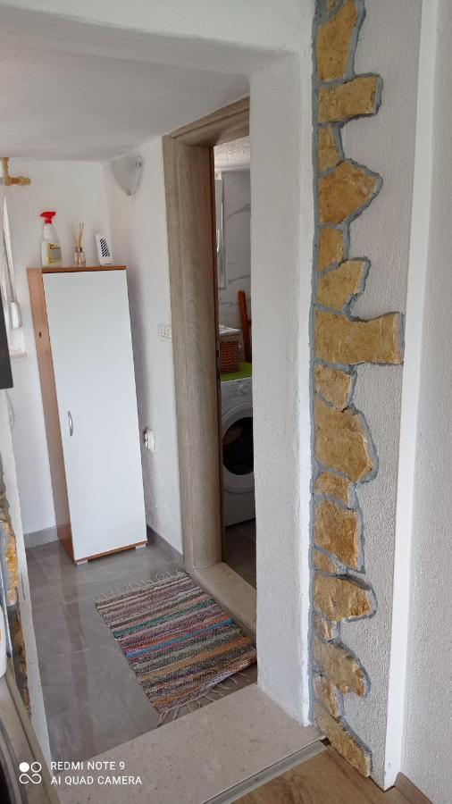 Vrlika Holiday Home Marija מראה חיצוני תמונה