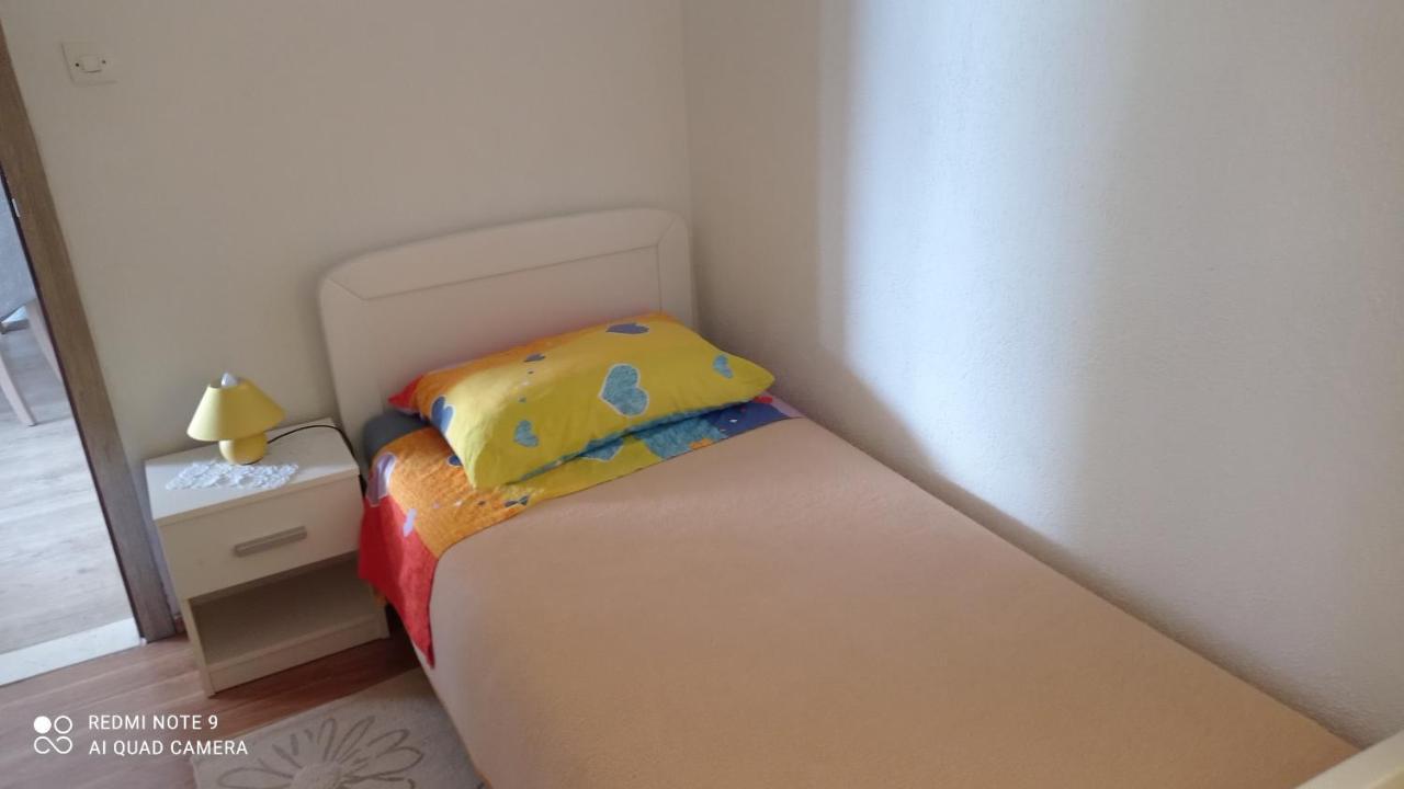 Vrlika Holiday Home Marija מראה חיצוני תמונה