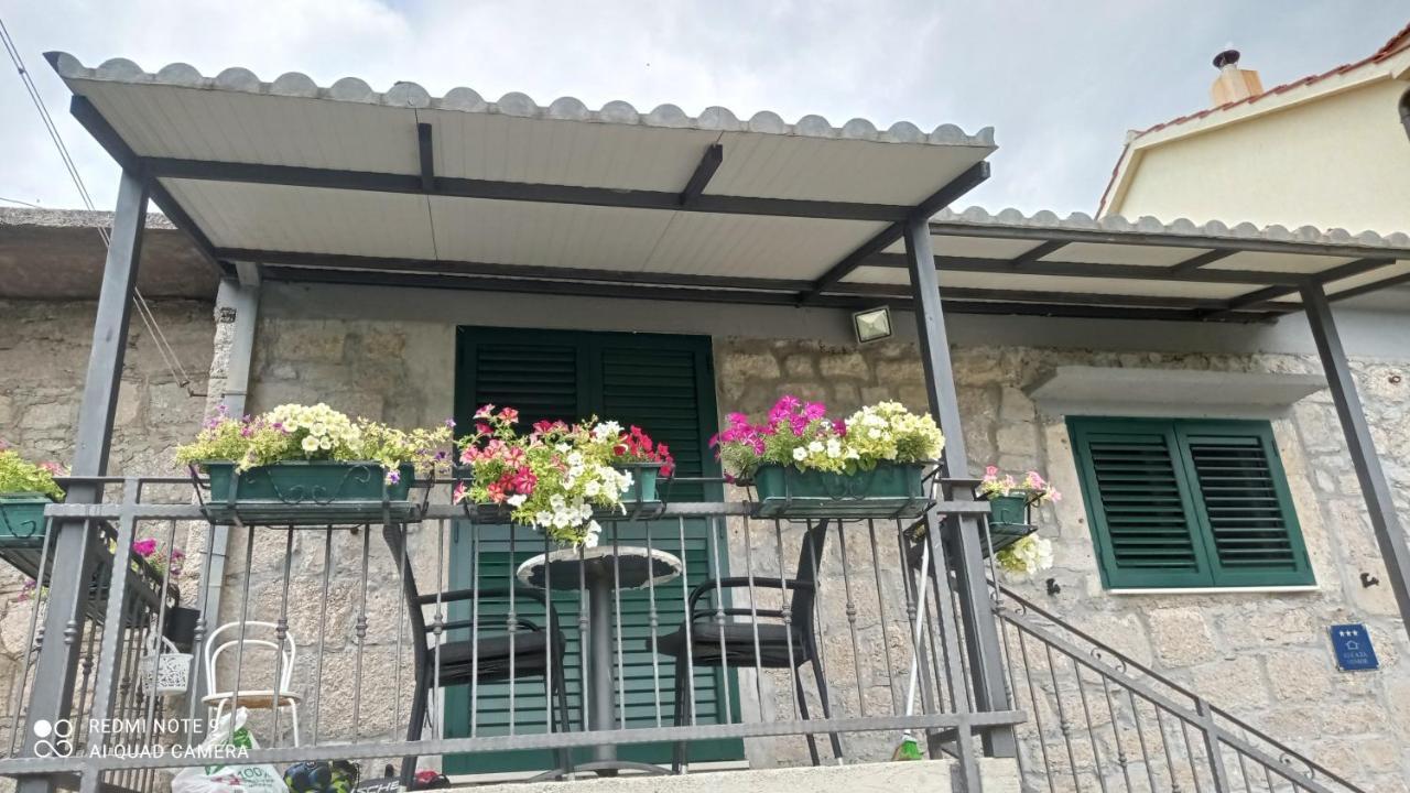 Vrlika Holiday Home Marija מראה חיצוני תמונה