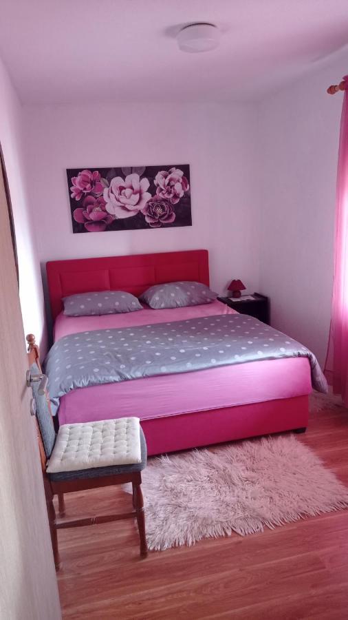 Vrlika Holiday Home Marija מראה חיצוני תמונה