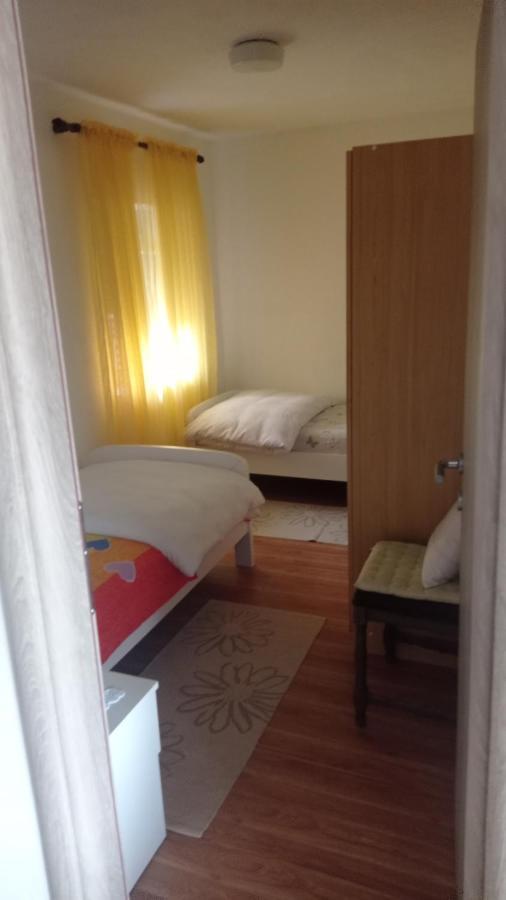 Vrlika Holiday Home Marija מראה חיצוני תמונה