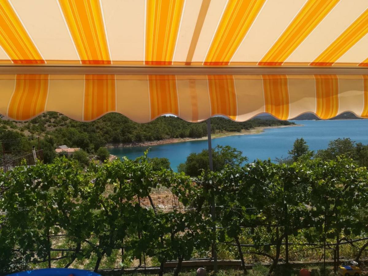 Vrlika Holiday Home Marija מראה חיצוני תמונה