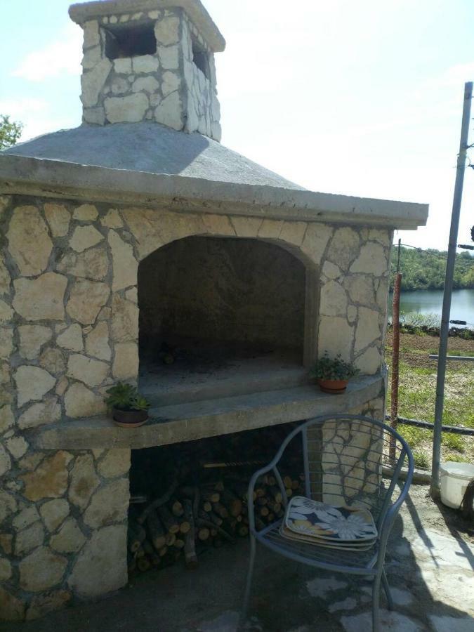 Vrlika Holiday Home Marija מראה חיצוני תמונה