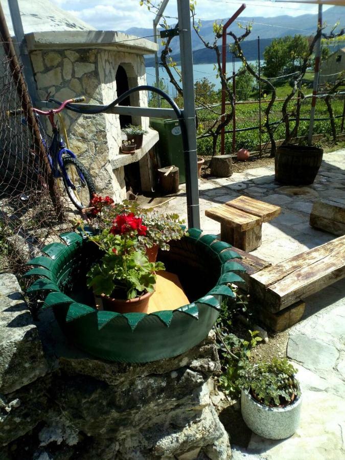 Vrlika Holiday Home Marija מראה חיצוני תמונה