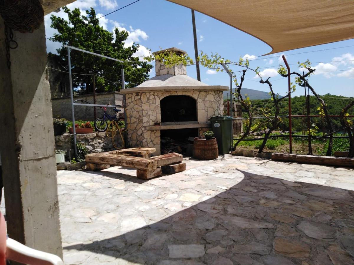 Vrlika Holiday Home Marija מראה חיצוני תמונה
